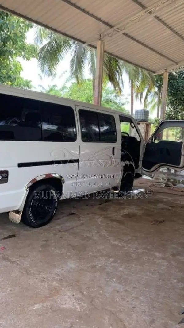 Toyota Shell 1987 Van (Used)