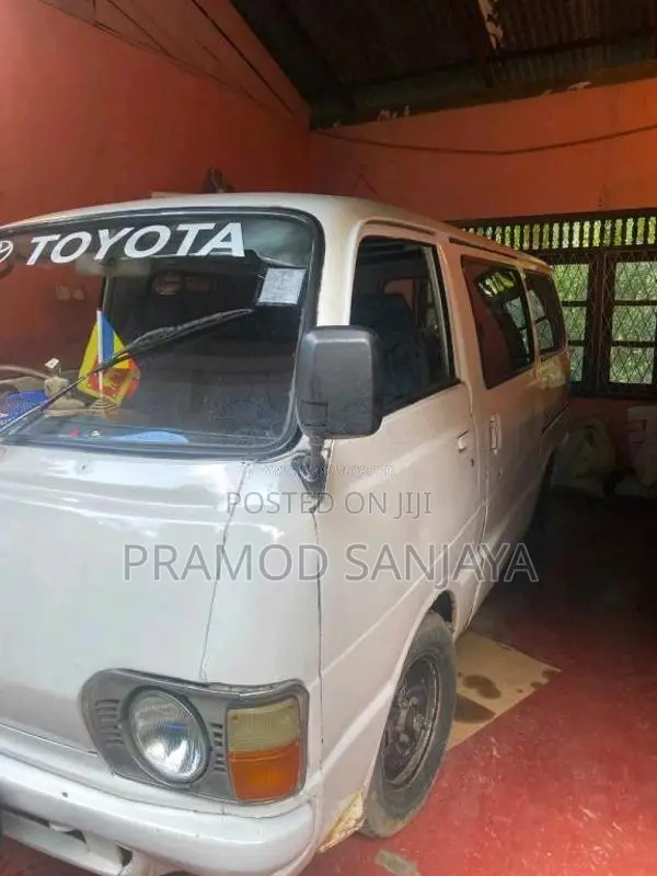 Toyota HIACE 1980 Van (Used)