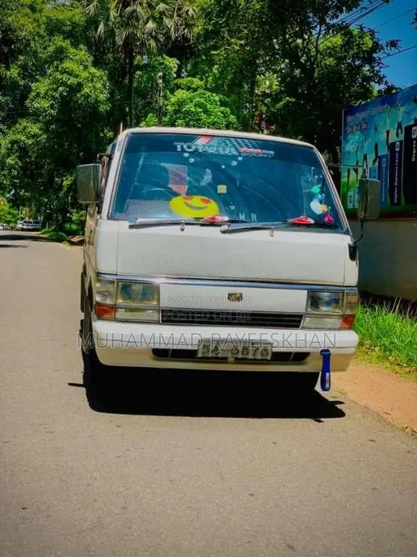 Toyota Shell 1987 Van (Used)