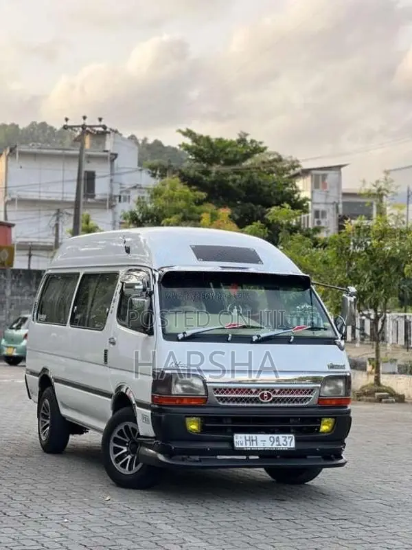 Toyota Dolphin 113 1998 Van (Used)