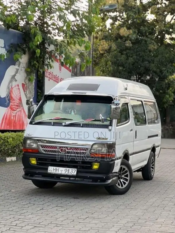 Toyota Dolphin 113 1998 Van (Used)
