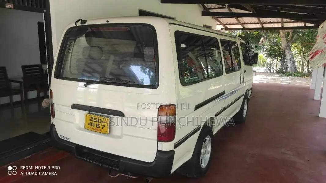 Toyota Hiace Dolphin 1993 Van (Used)