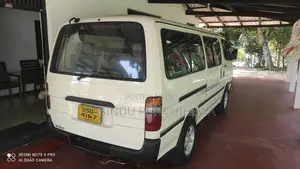 Toyota Hiace Dolphin 1993 Van (Used)