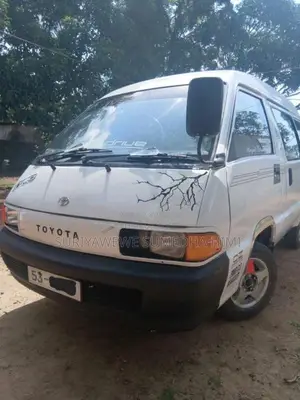 Toyota CR27 1989 Van (Used)