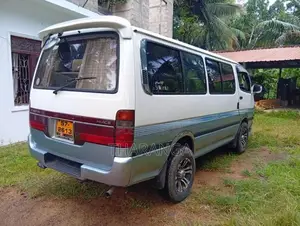 Toyota 119 1992 Van (Used)