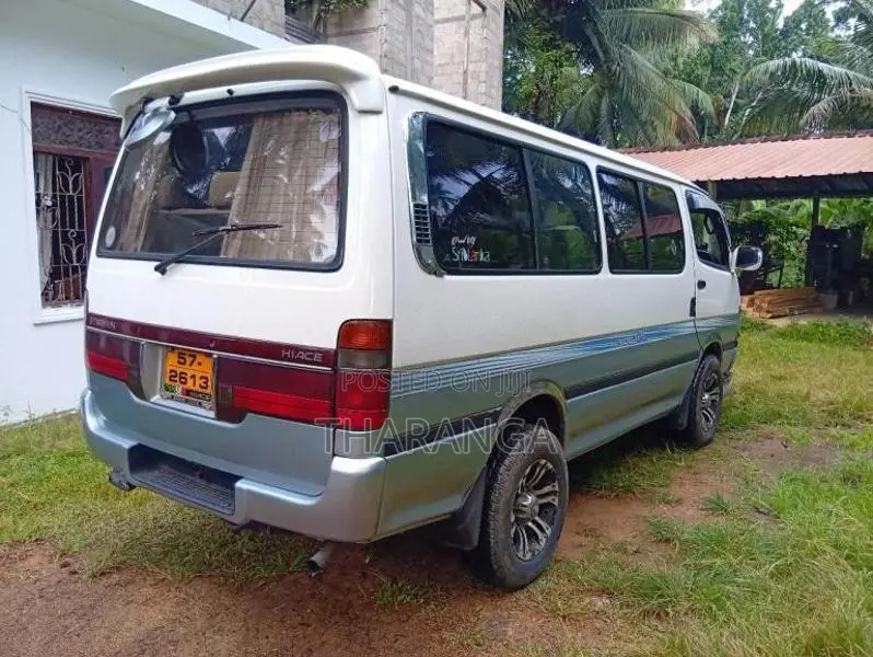 Toyota 119 1992 Van (Used)