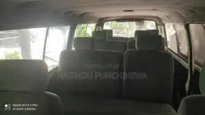 Toyota Hiace Dolphin 1993 Van (Used)