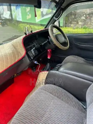 Toyota Dolphin 113 1998 Van (Used)