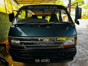 Toyota Dolphin 109 1991 Van (Used)
