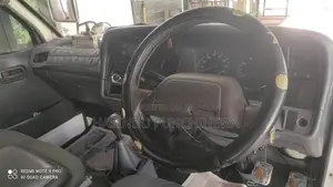 Toyota Hiace Dolphin 1993 Van (Used)