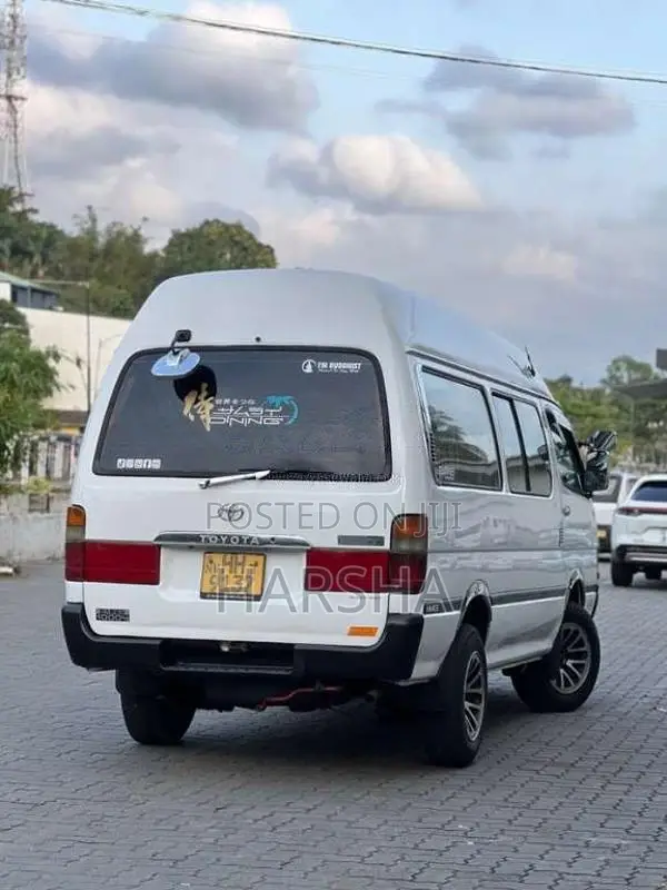 Toyota Dolphin 113 1998 Van (Used)