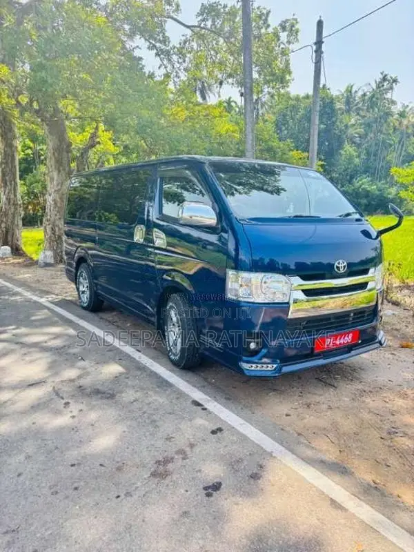 Toyota KDH 2013 Van (Used)