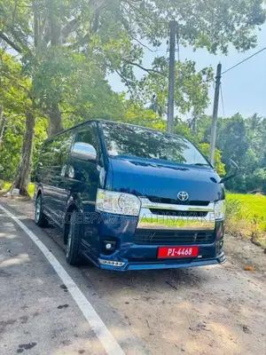 Toyota KDH 2013 Van (Used)