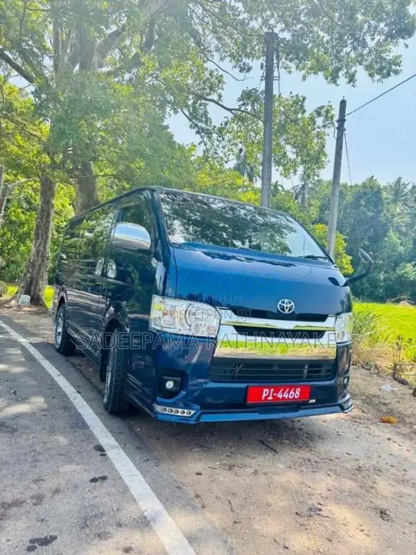 Toyota KDH 2013 Van (Used)
