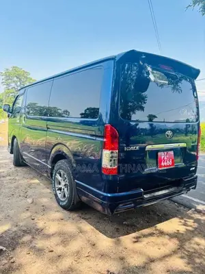 Toyota KDH 2013 Van (Used)