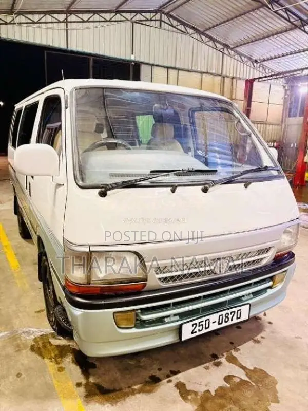 Toyota Dolphin 1999 Van (Used)