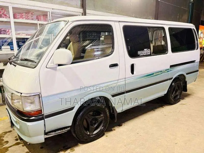 Toyota Dolphin 1999 Van (Used)