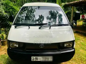 Toyota CR27 1998 Van (Used)