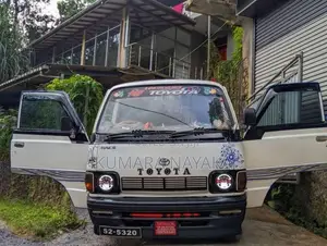Toyota HIACE 1981 Van (Used)