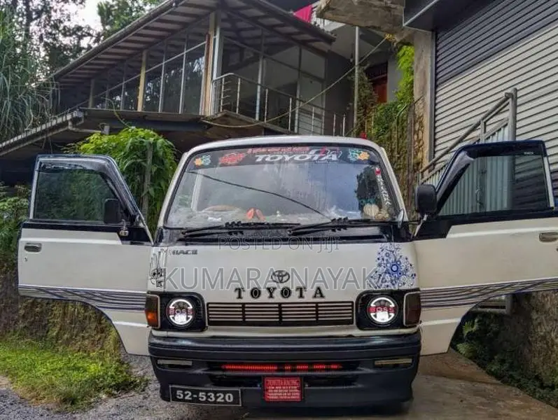 Toyota HIACE 1981 Van (Used)