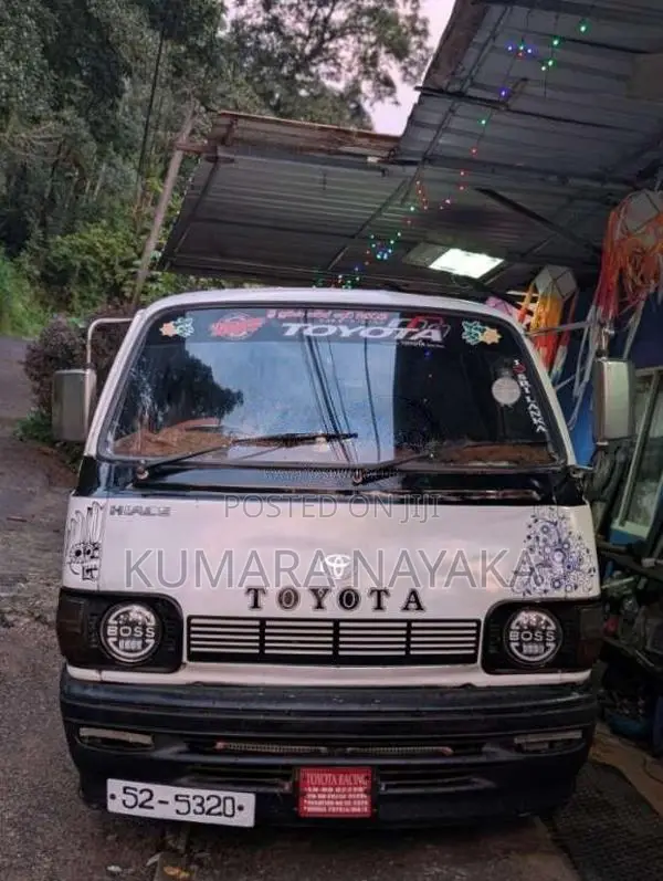 Toyota HIACE 1981 Van (Used)