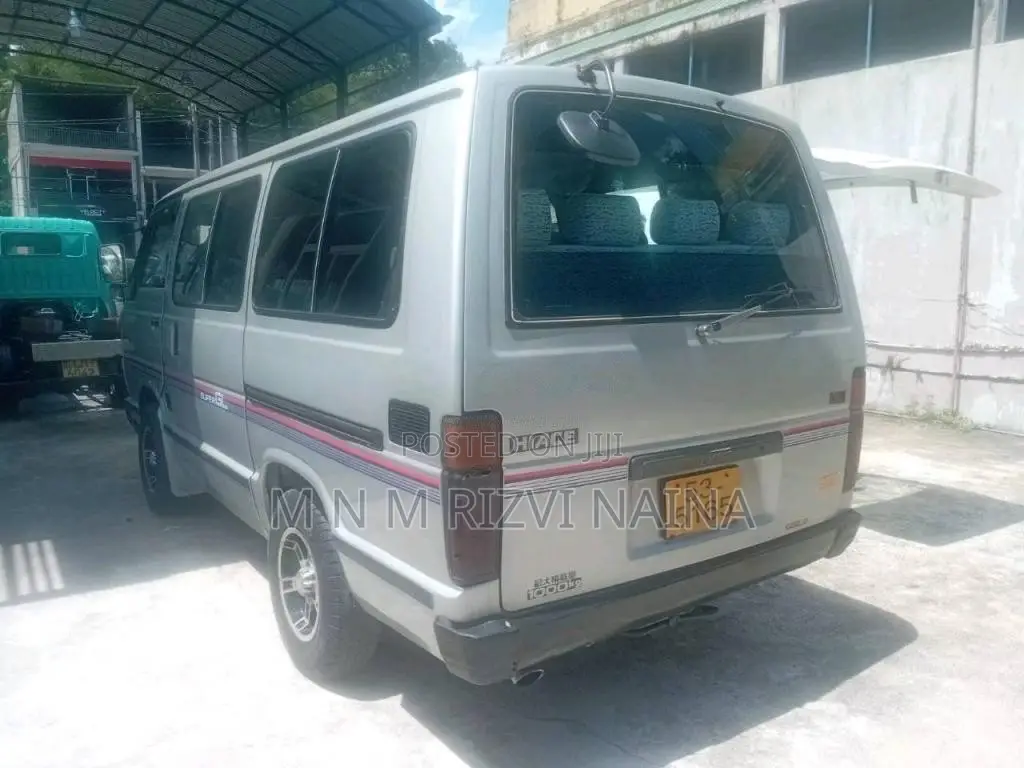 Toyota LH51V HIACE 1988 Van (Used)