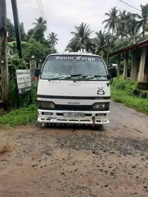 Isuzu Fargo 1987 Van (Used)