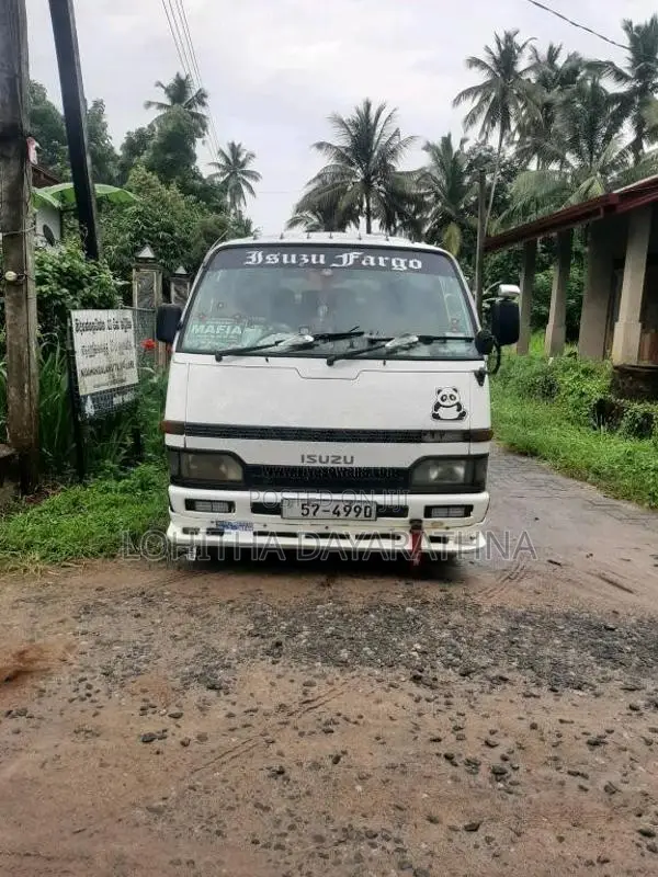Isuzu Fargo 1987 Van (Used)