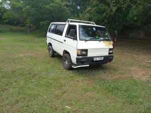 Mitsubishi L300 1986 Van (Used)