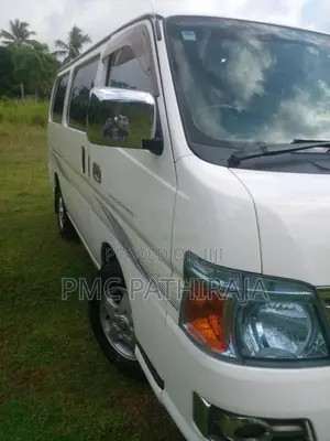 Nissan Caravan 2011 Van (Used)