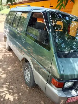 Nissan Largo 1990 Van (Used)
