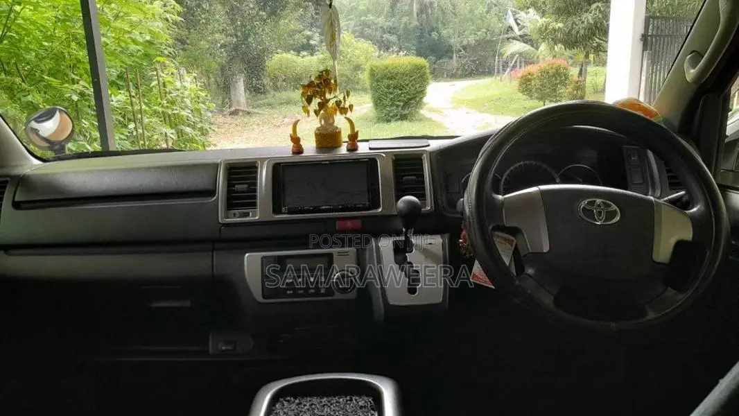 Toyota KDH Super GL 2014 Van (Used)