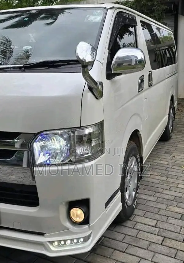 Toyota KDH 2015 Van (Used)