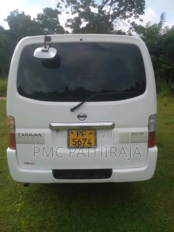 Nissan Caravan 2011 Van (Used)