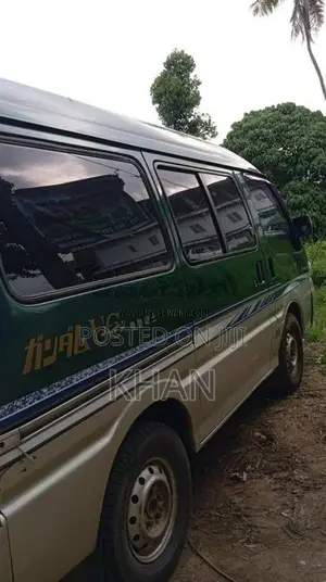 Nissan Vanette 2000 Van (Used)