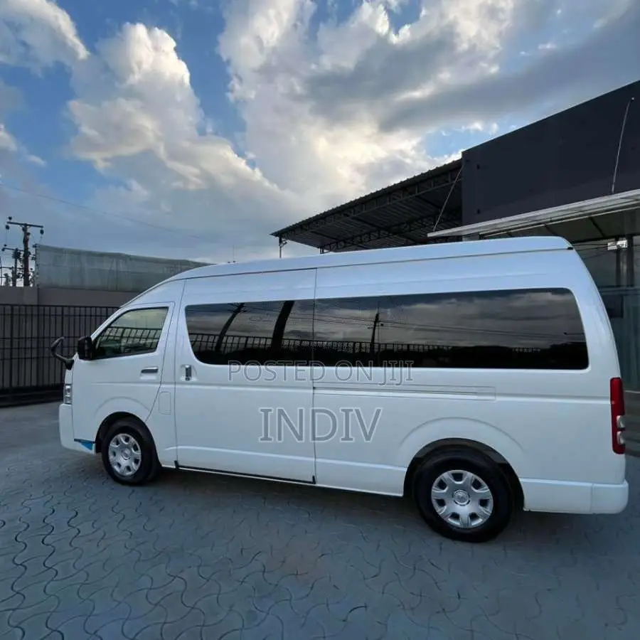 Toyota GDH 2025 Van Unregistered (Recondition)