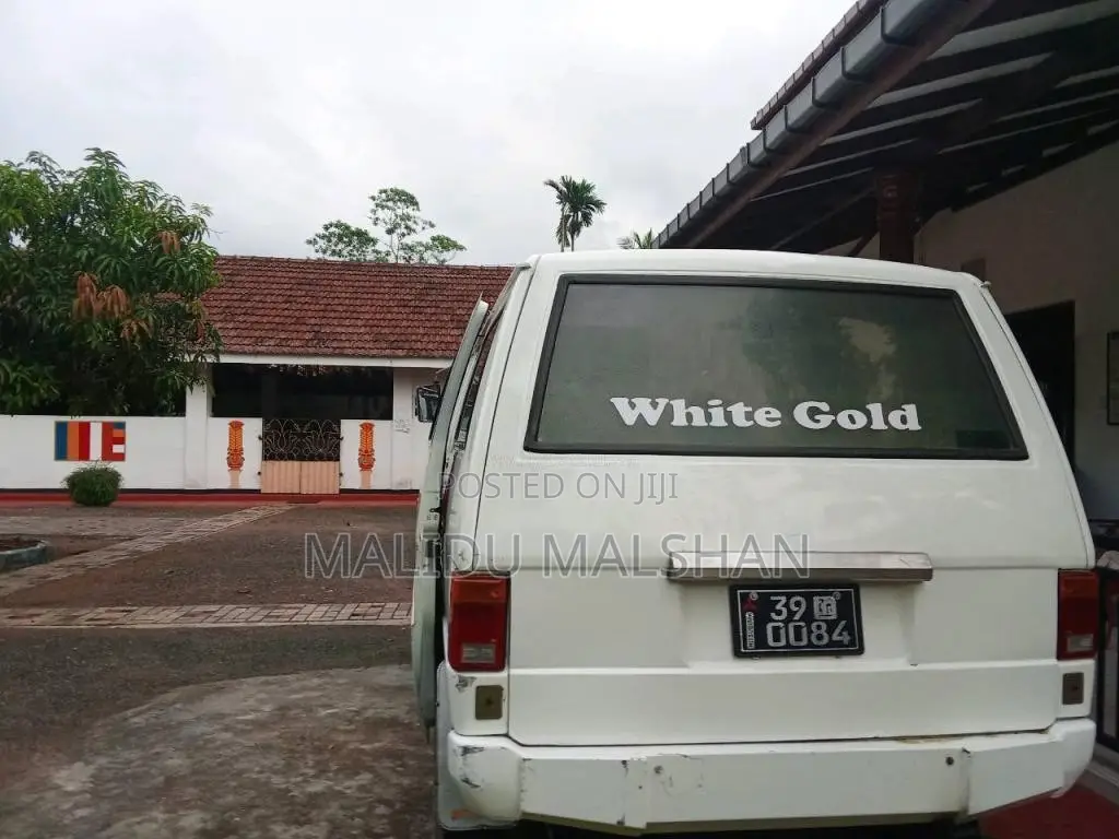 Mitsubishi Delica 1987 Van (Used)