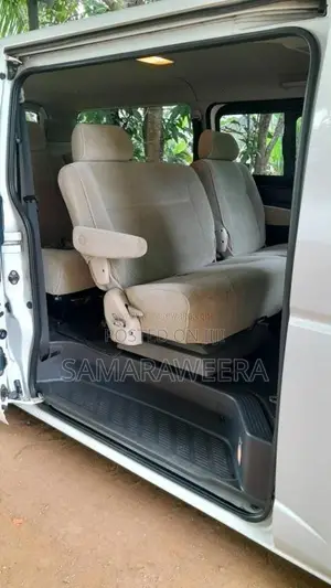 Toyota KDH Super GL 2014 Van (Used)