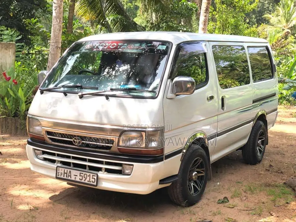 Toyota Dolphin 1996 Van (Used)