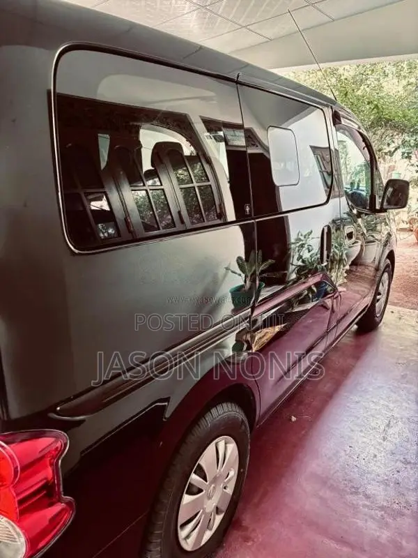 Nissan NV200 2013 Van (Used)