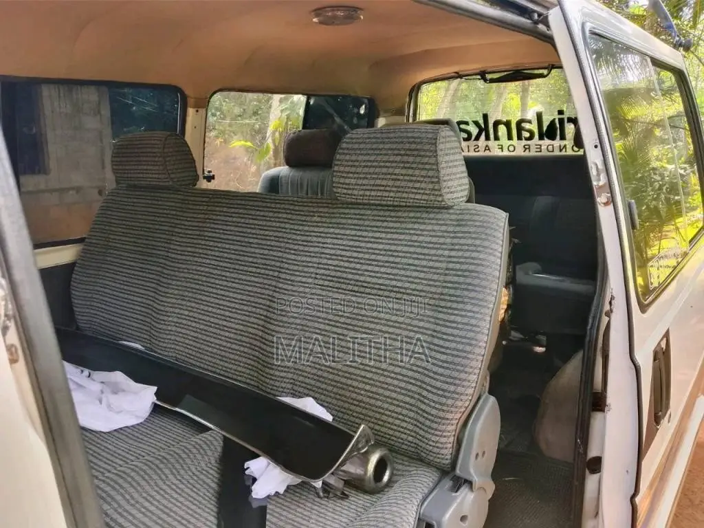 Toyota Shell 1988 Van (Used)