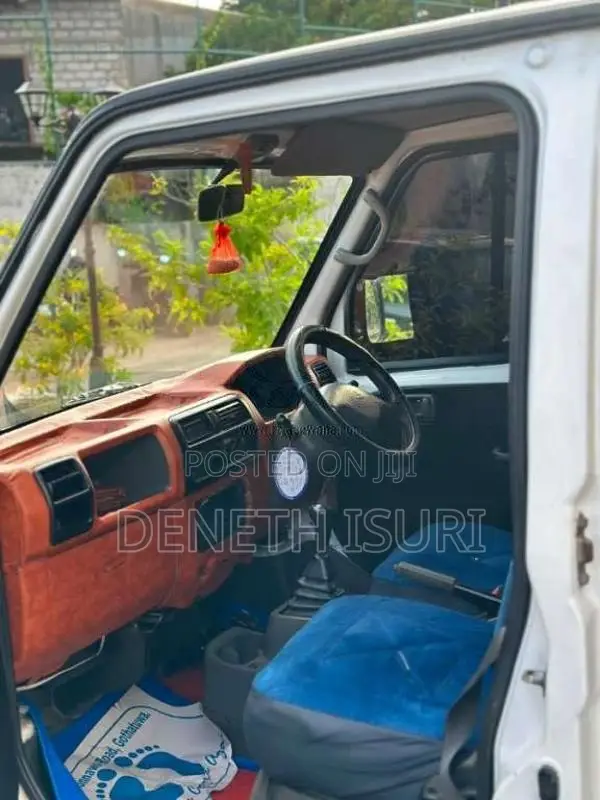 Mitsubishi MiniCab 2001 Van (Used)