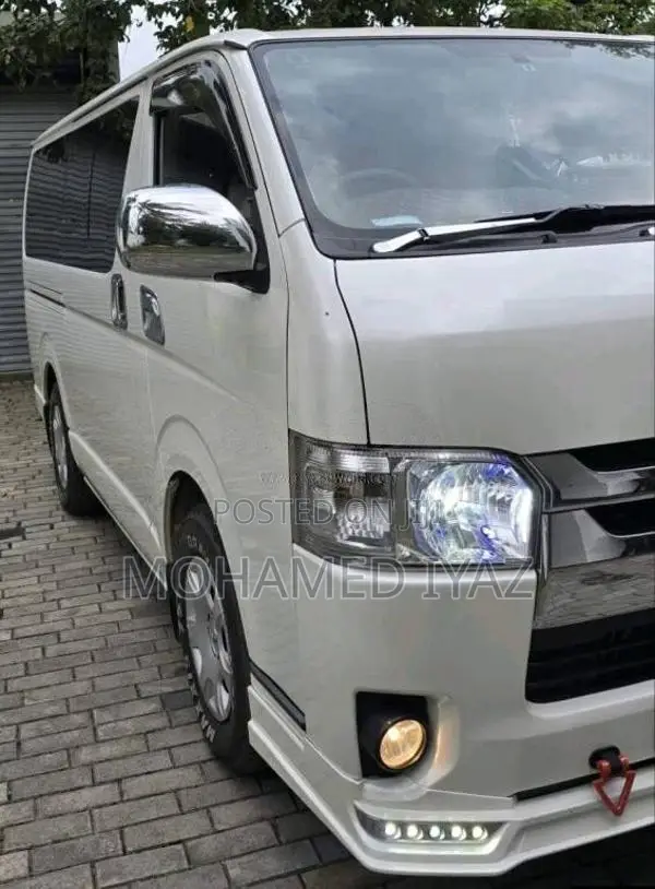 Toyota KDH 2015 Van (Used)