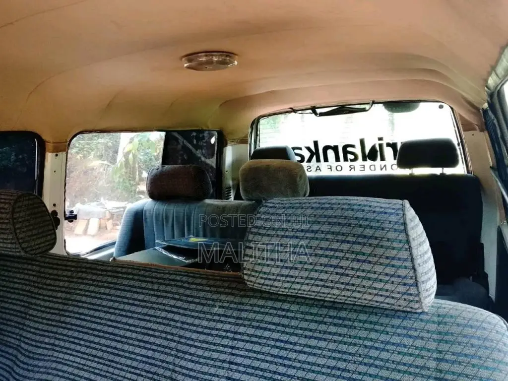 Toyota Shell 1988 Van (Used)