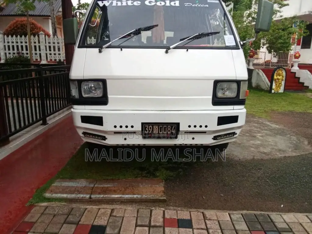 Mitsubishi Delica 1987 Van (Used)