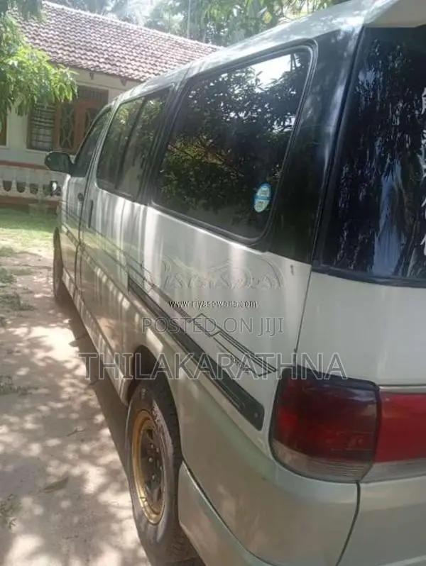 Toyota Regius 2003 Van (Used)