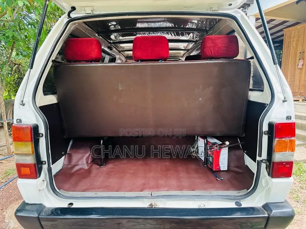 Toyota TownAce DX 1988 Van (Used)