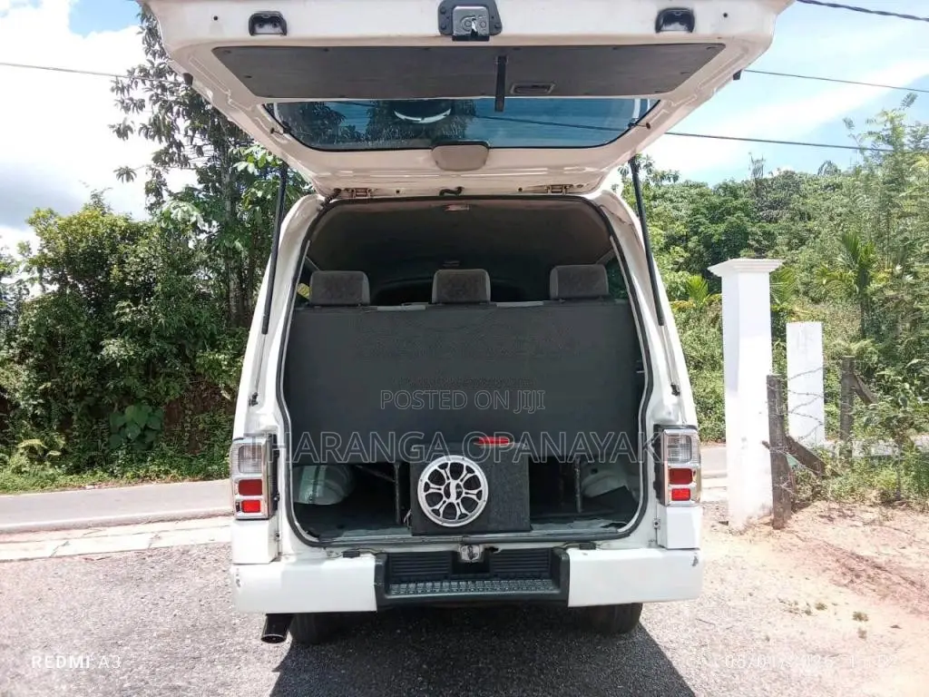 Mazda Brawny 2000 Van (Used)