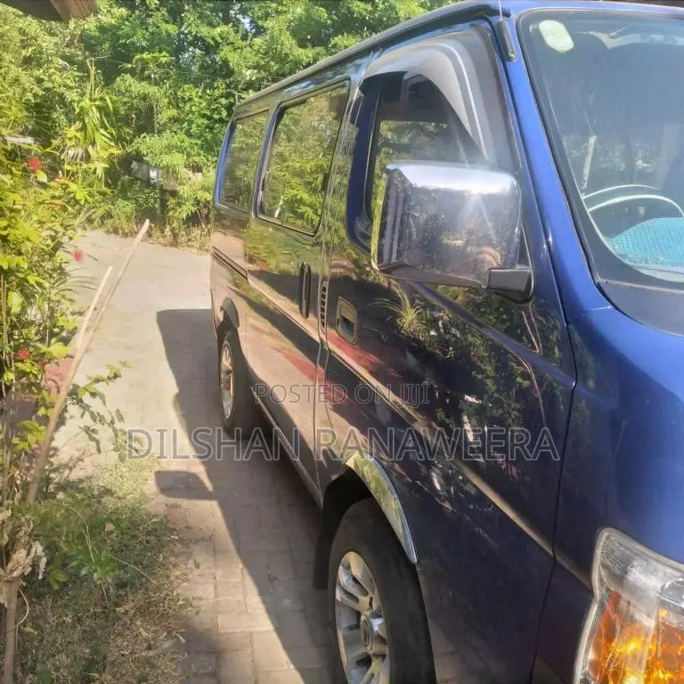 Nissan Caravan 2011 Van (Used)