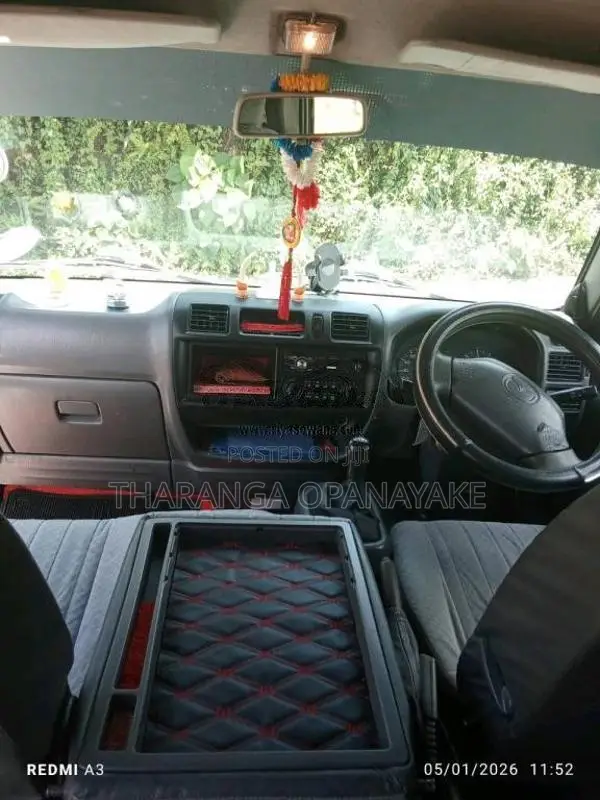 Mazda Brawny 2000 Van (Used)
